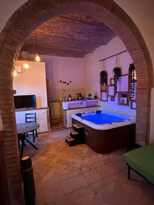 Relax Nella Jacuzzi In Toscana Colle Val D'Elsa Ngoại thất bức ảnh